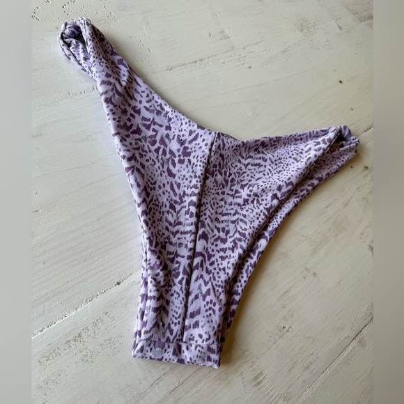 Skatie Swim ‘Suzanne’ Bikini Bottom Charleston Print Large - Picture 5 of 6